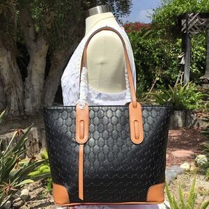 BRAND NEW FASHION WOMEN SHOULDER BAG SET WITH WRISTLET